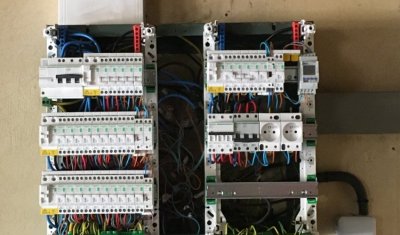 Remplacement et mise aux normes de tableaux électriques sur Les Angles